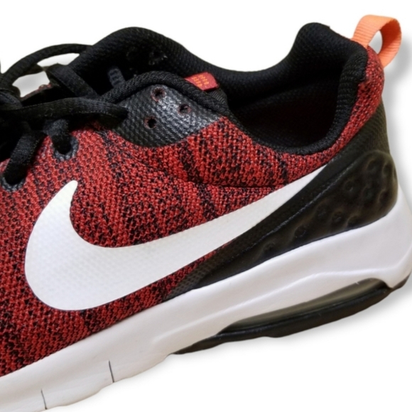 Nike Air Max Motion Training Shoe Low Red and Black Unisex Children's Size 7Y - Picture 11 of 13